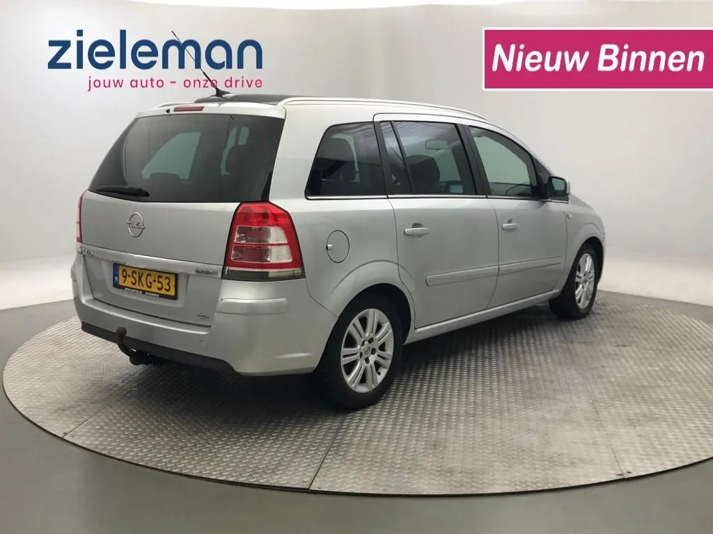 Opel Zafira 1.7 CDTI Cosmo 7 persoons Panorama Navi Leer Image 2